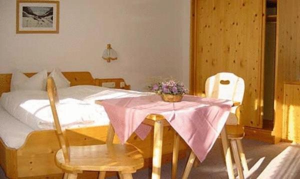 Haus Alpengruss Hotel Sankt Leonhard im Pitztal Bagian luar foto